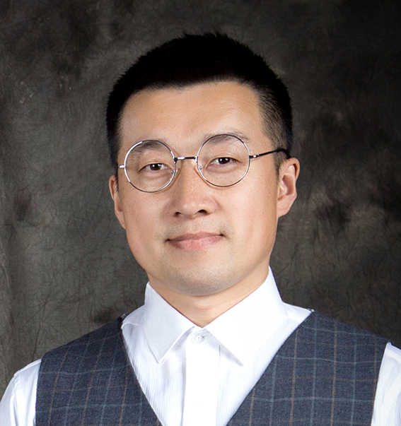 于明龍頭像xiao.jpg