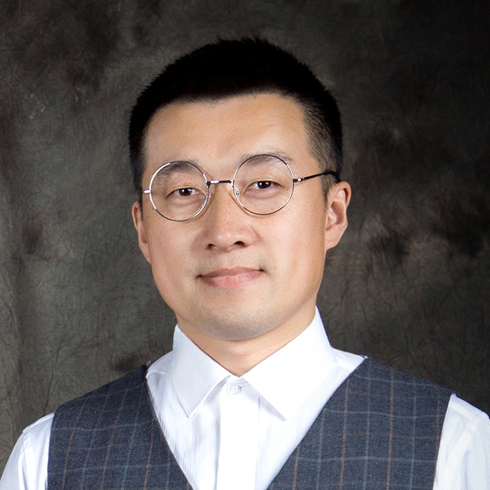 于明龍頭像xiao.jpg